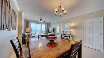 Condo, Multiple Beds (Ocean Villa 1104) | Dining