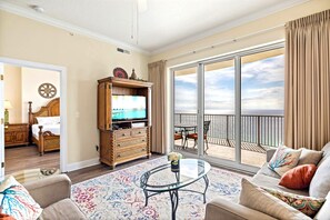 Apartment, Mehrere Betten (Ocean Villa 2101) | Wohnbereich