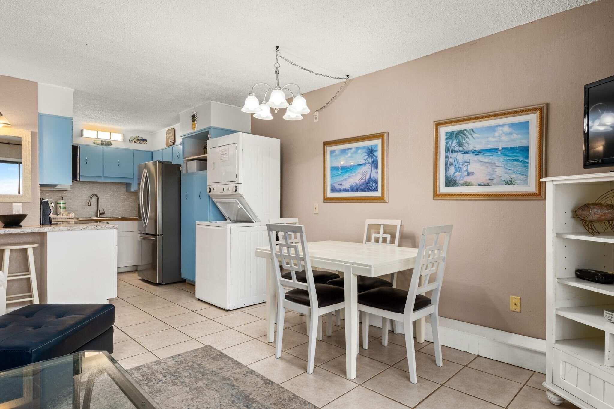 Condo, 1 King Bed with Sofa bed (The Summit 1023) | Dining