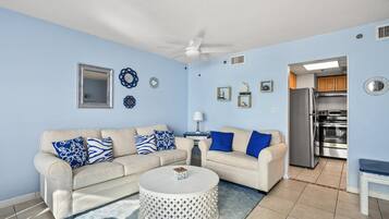 Condo, 1 Queen Bed with Sofa bed (Sunbird 811E ) | Living area