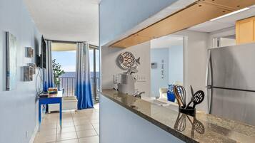 Appartement, 1 queensize bed met slaapbank (Sunbird 811E ) | Privékeuken | Een broodrooster