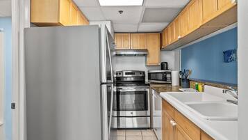 Appartement, 1 queensize bed met slaapbank (Sunbird 811E ) | Privékeuken | Een broodrooster