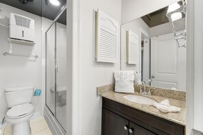 公寓客房, 1 張特大雙人床 (The Summit 1014) | 浴室