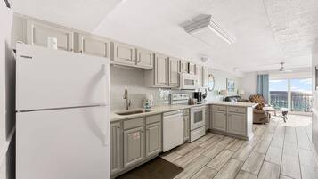 Lejlighed - flere senge (The Summit 1101) | Privat køkken | Ovn, brødrister