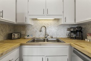 Private kitchen - The Summit 1216 (Panama City Beach)
