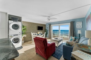 Condo, 1 cama King e sofá-cama (The Summit 1215) | Parte interna