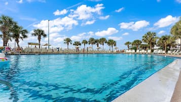 Condo, 1 cama King e sofá-cama (The Summit 1322) | Piscina