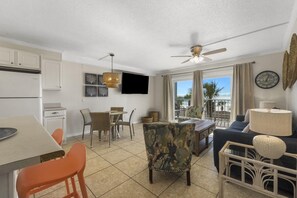 Condo, 1 King Bed with Sofa bed (The Summit 321) | Dining