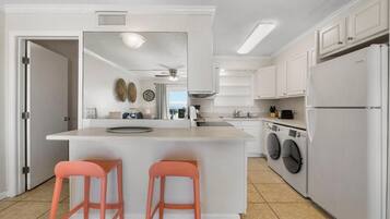 Apartment, 1 King-Bett und Schlafsofa (The Summit 321) | Eigene Küche