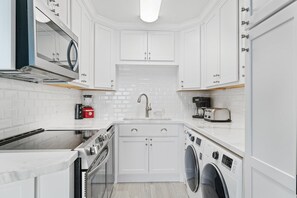 Condo, 1 cama King e sofá-cama (The Summit 529) | Cozinha privada