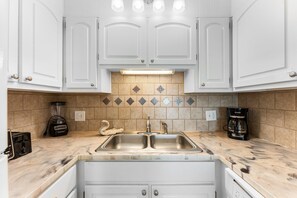 Condo, 1 King Bed with Sofa bed (The Summit 726) | Private kitchen - The Summit 726 (Panama City Beach)