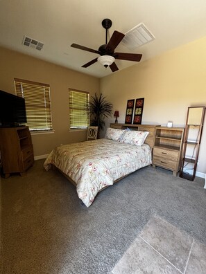 1 bedroom, desk, free WiFi, bed sheets