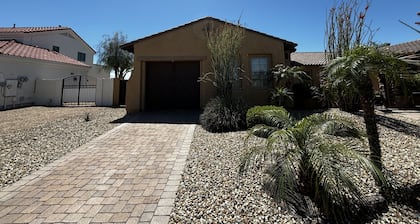 Cozy casita perfect for the traveler wanting to experience sunny Phoenix!
