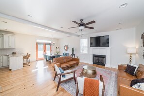 TV connectée, jeux vidéo, livres