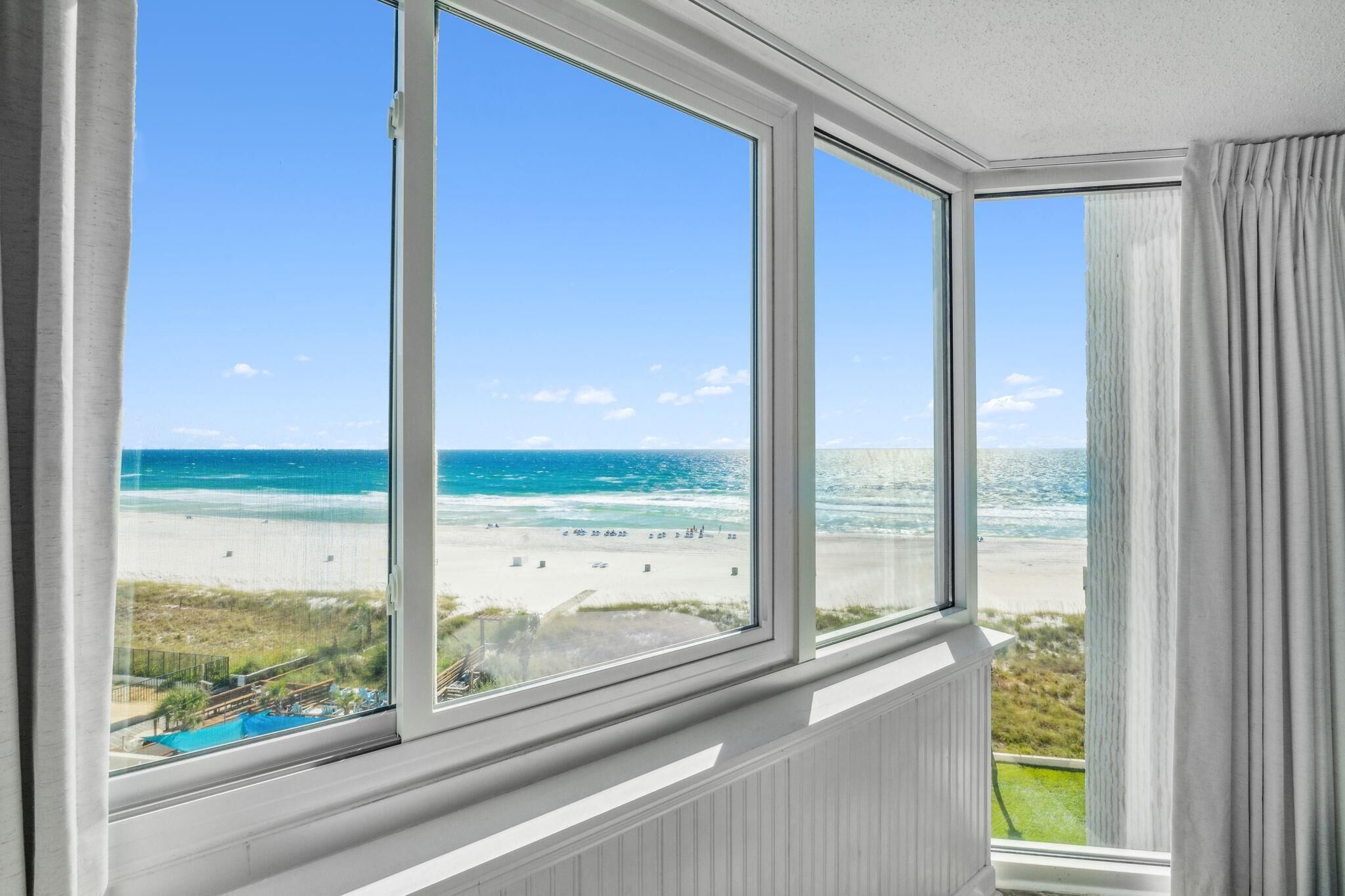 Studio, 2 Queen Beds (Top Of The Gulf 613) | Interior