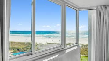 Studio, 2 Queen Beds (Top Of The Gulf 613) | Interior