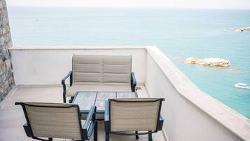Suíte luxo, 2 quartos, terraço, vista para o mar | Terraço/pátio