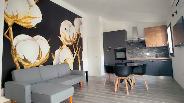 Apartemen, 2 kamar tidur, balkon, pemandangan kebun