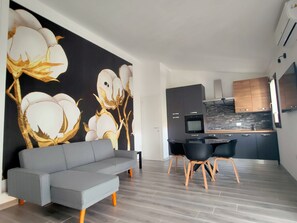 Apartamento, 2 quartos, sacada, vista para o jardim | 2 quartos