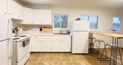 3B1B House Close to I90 and commercial places