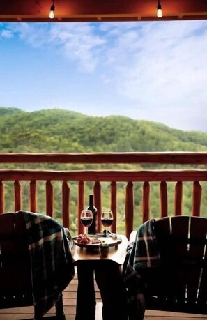 Outdoor dining - InCabinHeatedPool EV Charger Arcades-KingBeds-Sleeps20-W/D-EV2 (Sevierville)