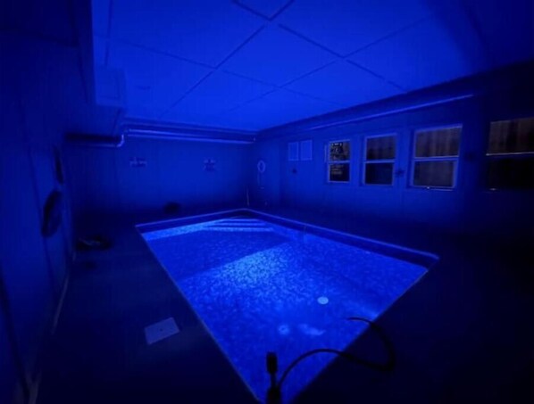 Innenpool, beheizter Pool