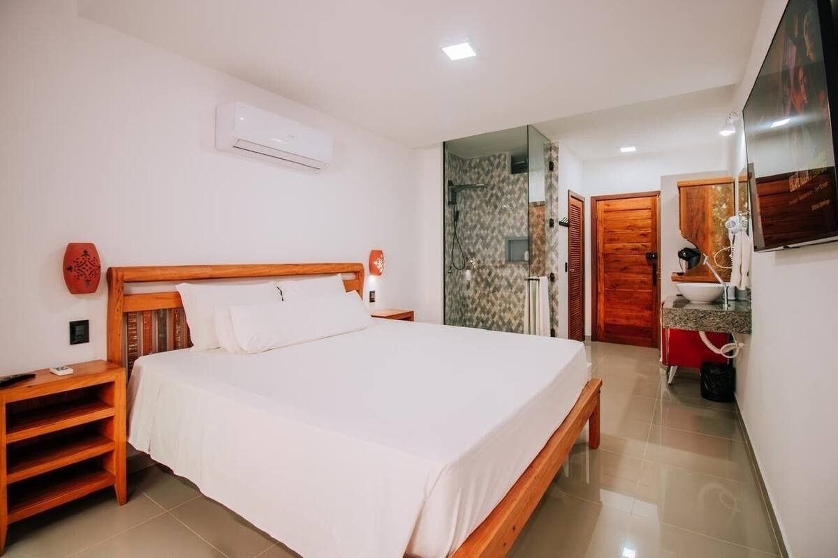 Kamar Twin Panorama, 1 Tempat Tidur King, AC, pemandangan laut | Seprai premium, tempat tidur Select Comfort, dan meja kerja