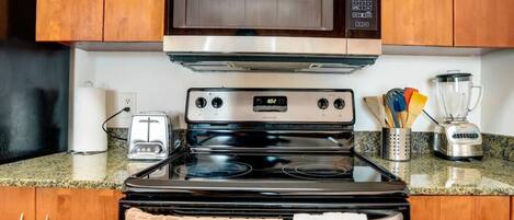 Fridge, microwave, oven, stovetop