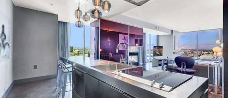 Refrigerador, microondas, parrilla de estufa y lavavajillas