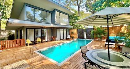 Amazing property with pool,in the middle of nature,walking distance to the beach