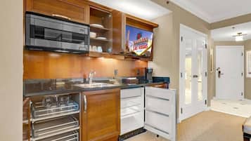 雪櫃、微波爐、爐具、咖啡機/沖茶器