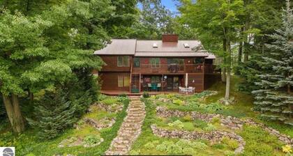 Don't Turn that Page Lake, Home on Quiet Fishing Lake