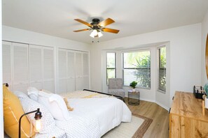 3 bedrooms, desk, iron/ironing board, travel cot
