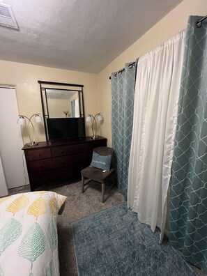 3 bedrooms, iron/ironing board, WiFi, bed sheets -  Looking for relaxation and comfort? Look no further with all its amenities.  (Indianapolis)