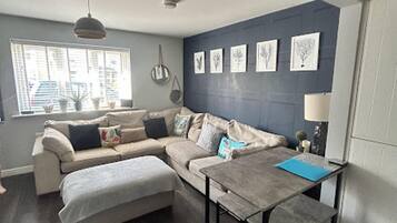 ์ํํธ | ๊ฑฐ์ค ๊ณต๊ฐ