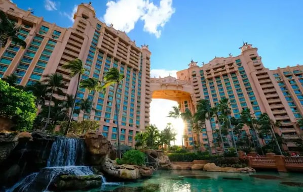 Exterior - Comp Car Rental Inc! Casa Buckey! (Nassau)