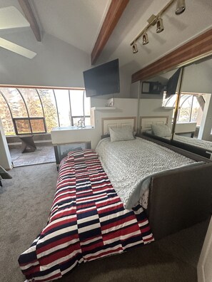 4 chambres, fer et planche à repasser, Wi-Fi, draps fournis