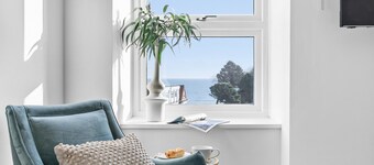 Penthouse, Luxury 2 Bed, 2 Bathroom, Apartment with Sea Views and a Lift