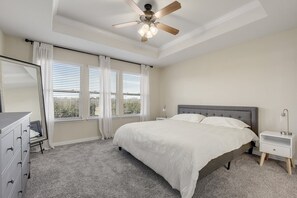 3 bedrooms, iron/ironing board, WiFi, bed sheets