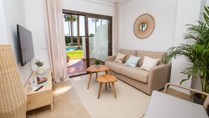 TV - Marina Real apartment 504 (Manilva)