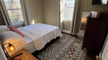 2 bedrooms, iron/ironing board, travel crib, free WiFi