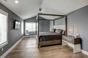 6 quartos, ferros/tábuas de passar roupa, Wi-Fi, roupa de cama