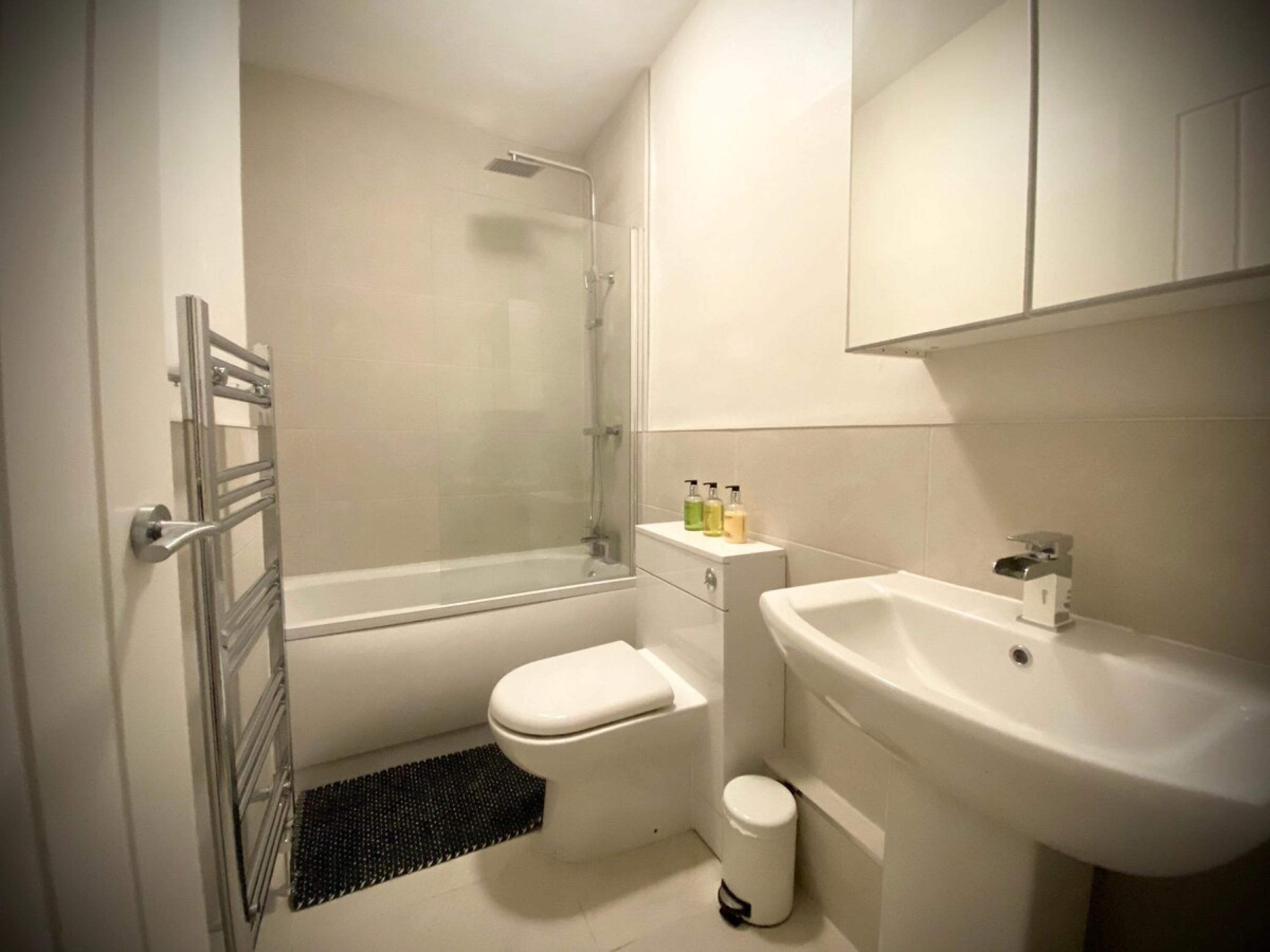 House | 3 bedrooms, bed sheets