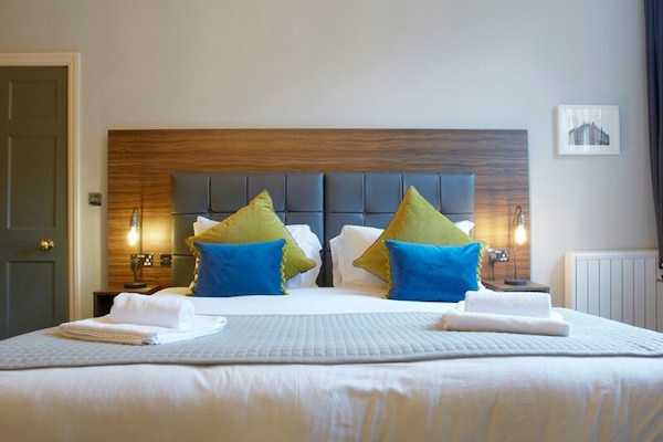 Apartment | 1 bedroom, desk, iron/ironing board