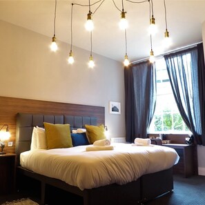 公寓 | 1 多间卧室、办公桌、熨斗/熨衣板