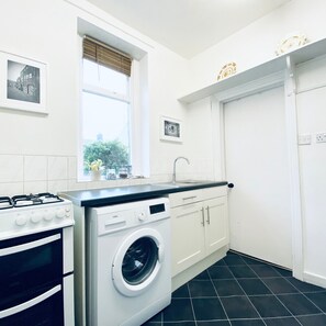 Huis | Privékeuken | Een koelkast, een waterkoker