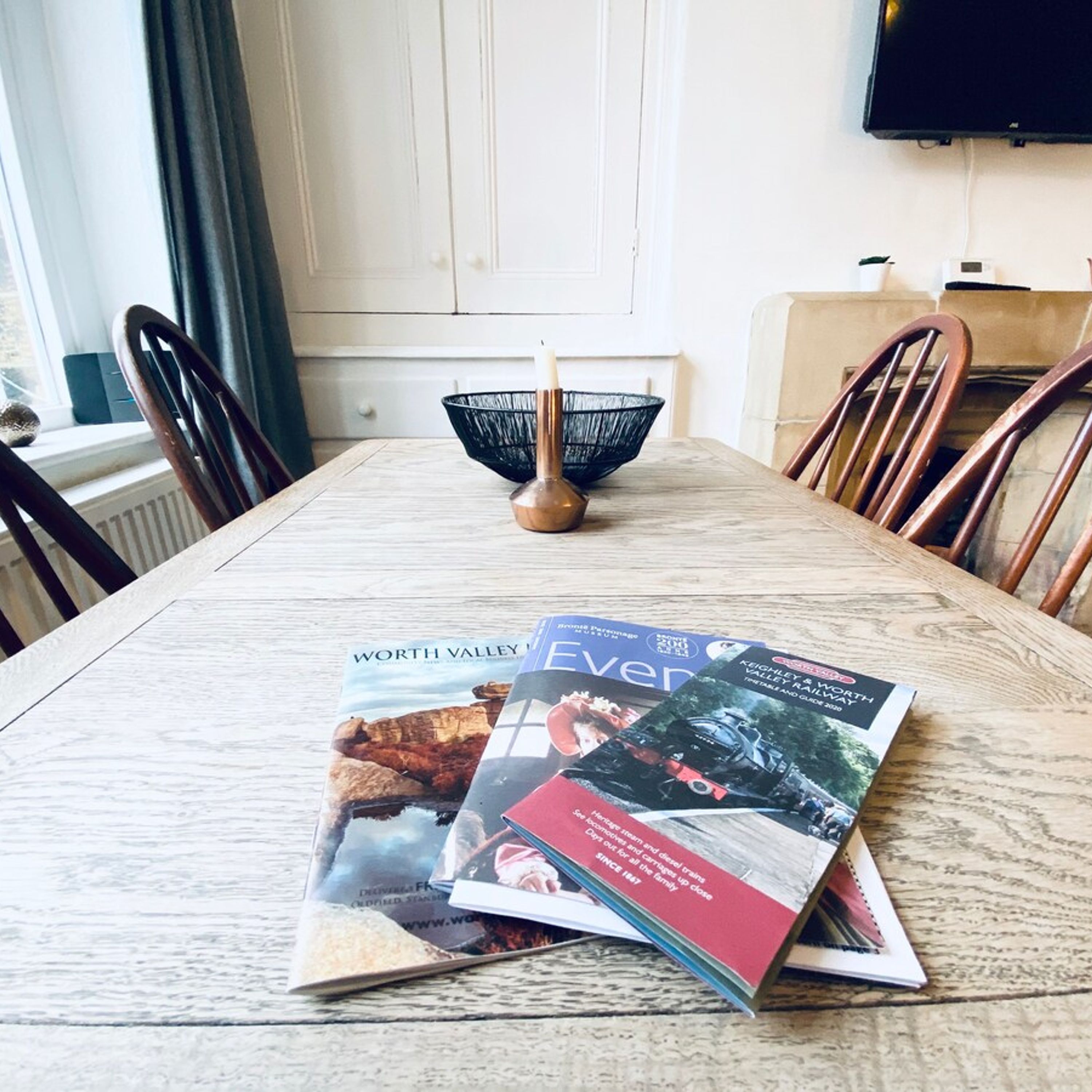 Casa | 2 habitaciones y tabla de planchar con plancha 