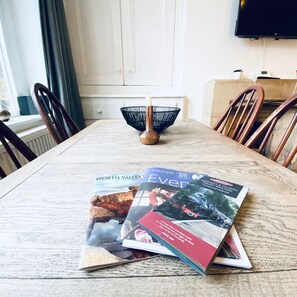 House | 2 bedrooms, iron/ironing board - b Hill Cottage Haworth (Keighley)