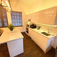 Apartment | 1 bedroom, desk, iron/ironing board