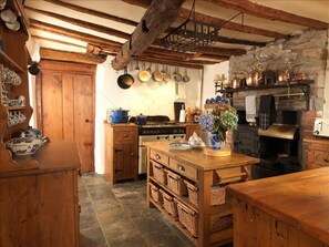 Casa | 4 dormitoris, escriptori i planxa i posts de planxar 